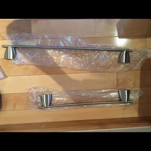 Bundle of 4 Bathroom accessories